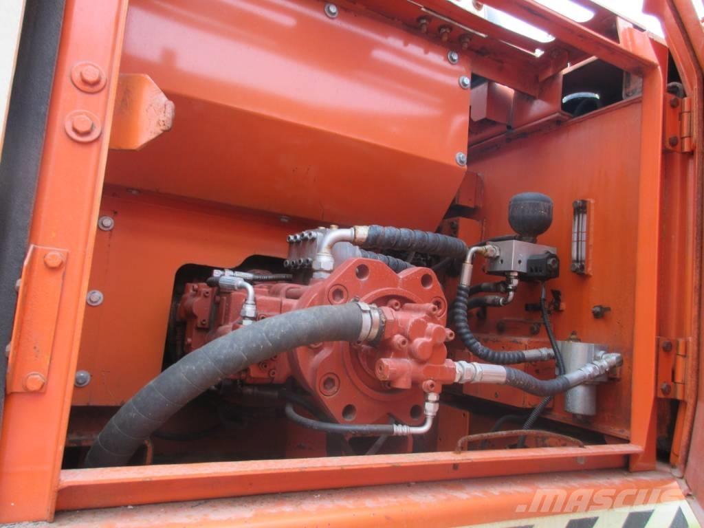 Doosan DH 220 LC Escavatori cingolati