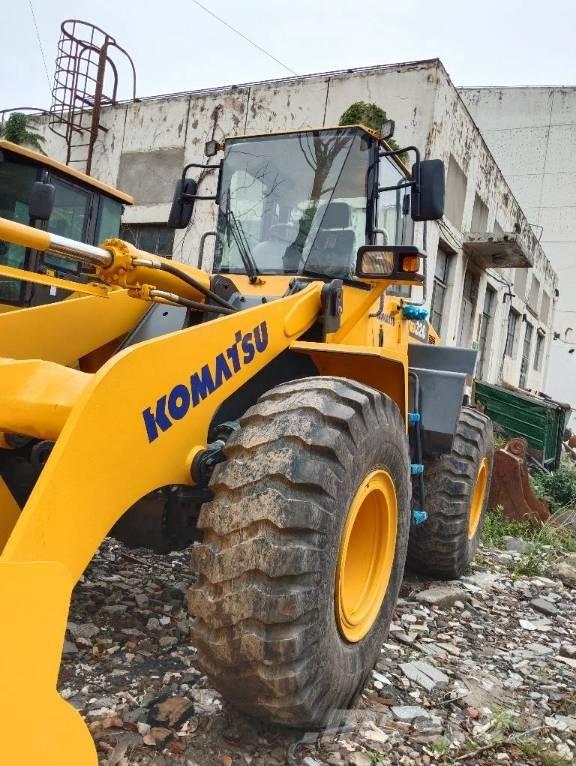 Komatsu WA 320-5 Pale gommate