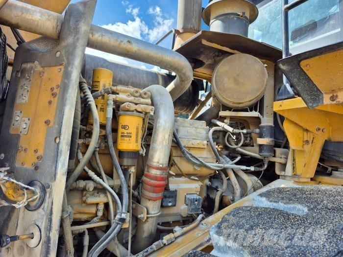 CAT 966G-2 Pale gommate