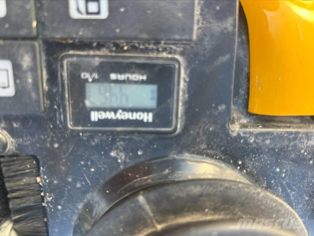 JCB 8010 CTS Miniescavatori