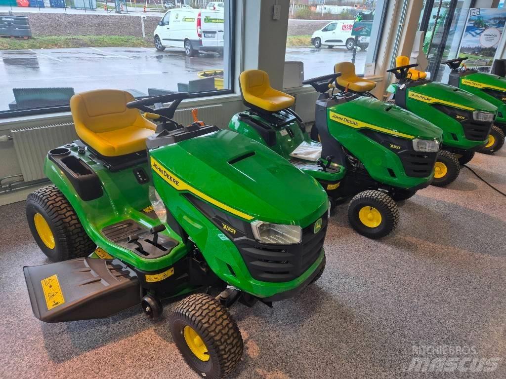 John Deere X 107 Trattorini tagliaerba