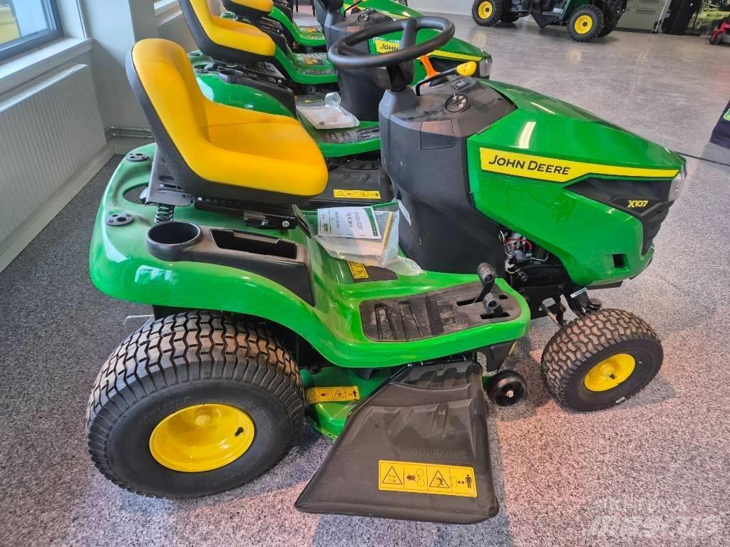 John Deere X 107 Trattorini tagliaerba