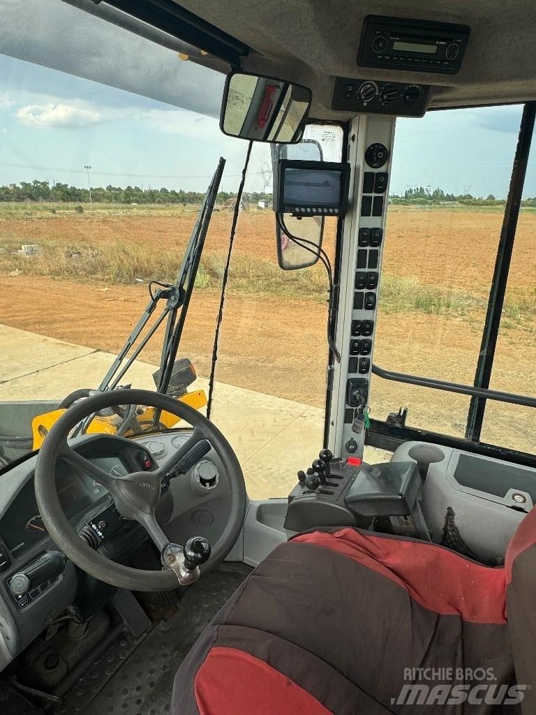 Volvo L90F Pale gommate