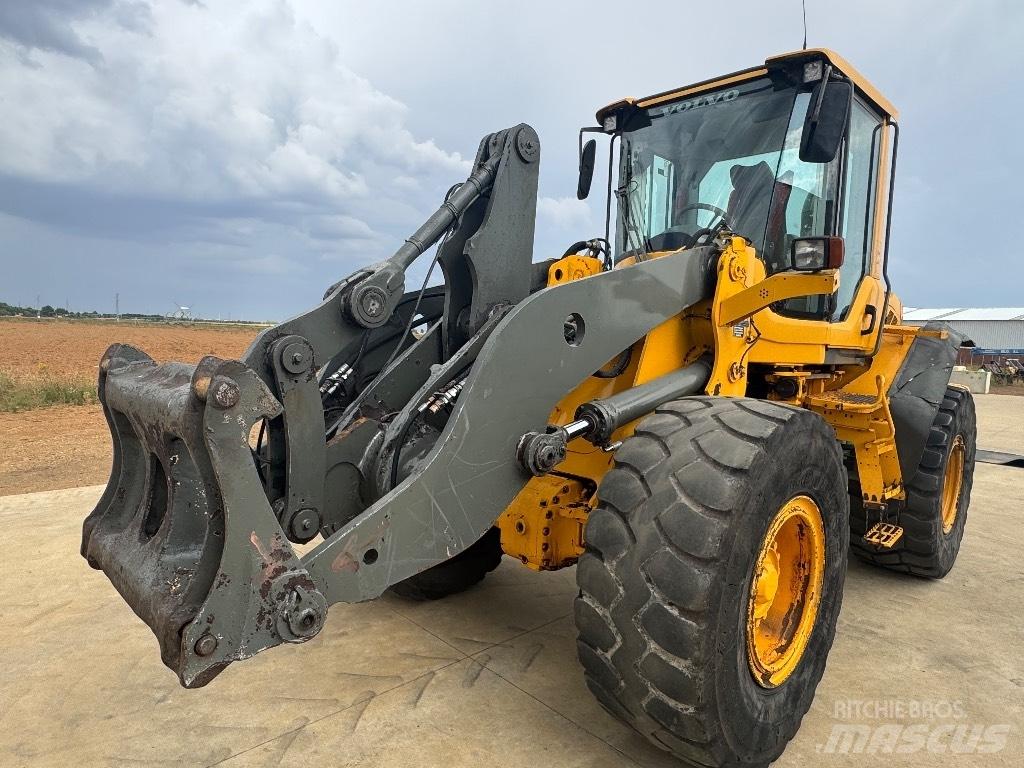 Volvo L90F Pale gommate