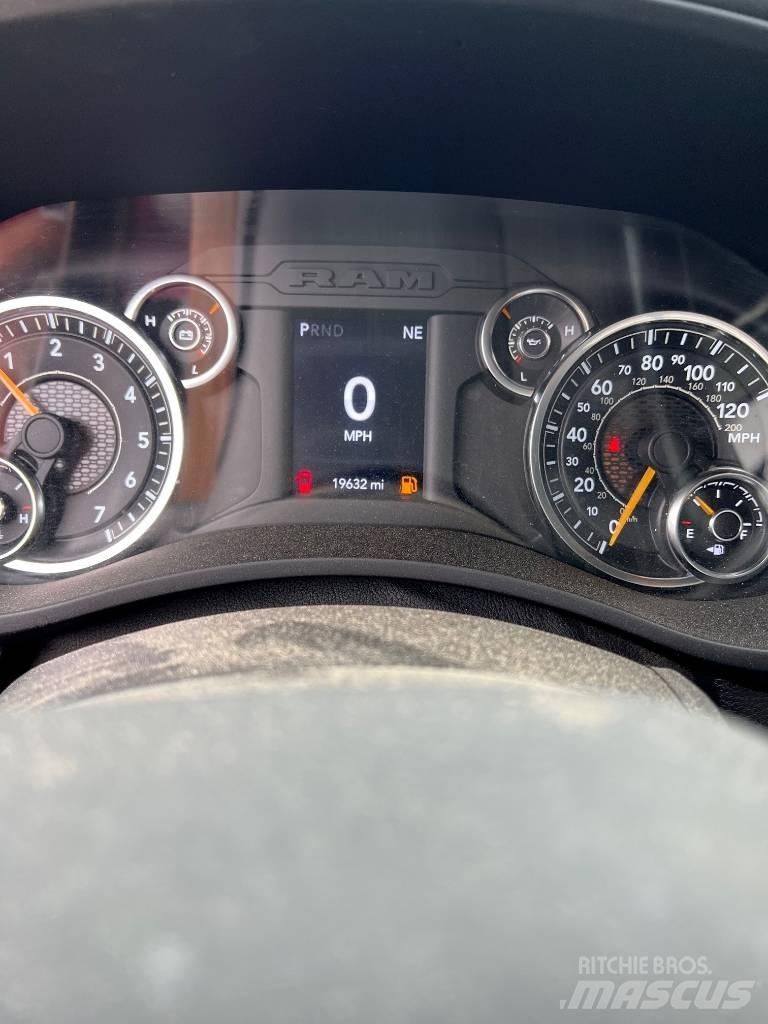 RAM 5500 Camion con sponde ribaltabili
