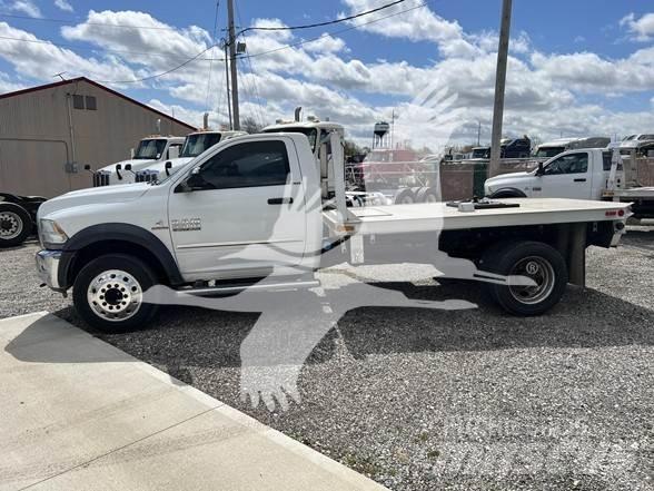 RAM 5500 SLT Camion con sponde ribaltabili