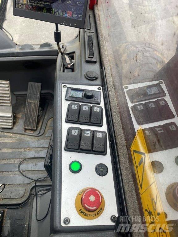 Komatsu 931 XC Abbattitrici, Disboscatrici