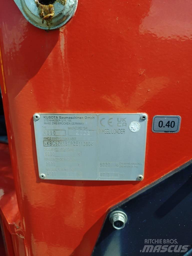 Kubota R 090 Pale gommate