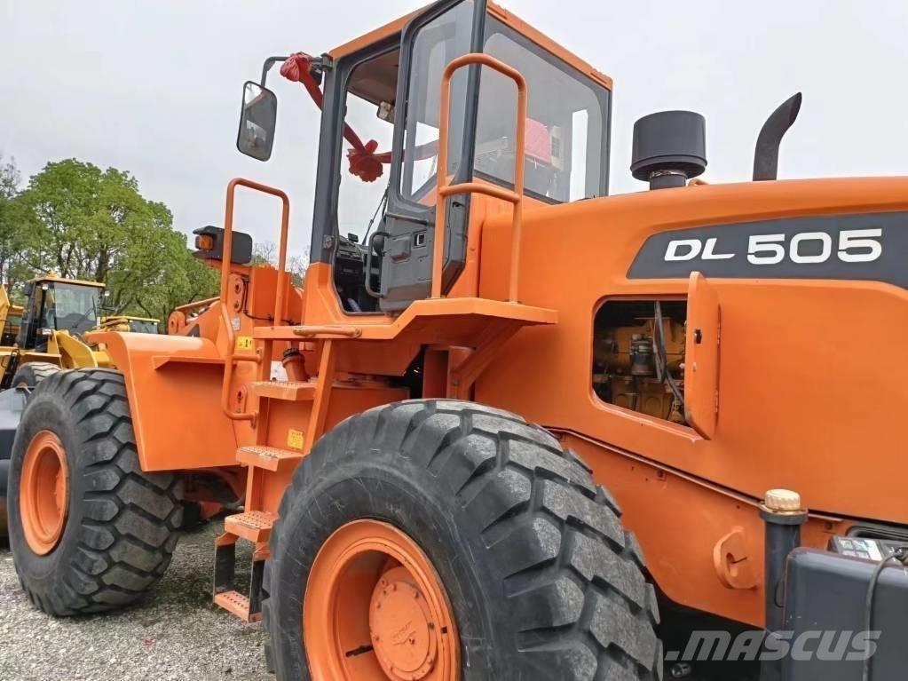 Doosan DL505 Pale gommate