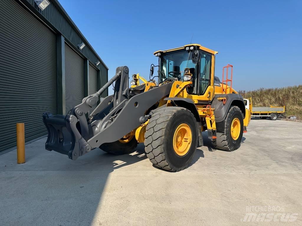 Volvo L 120 H Pale gommate