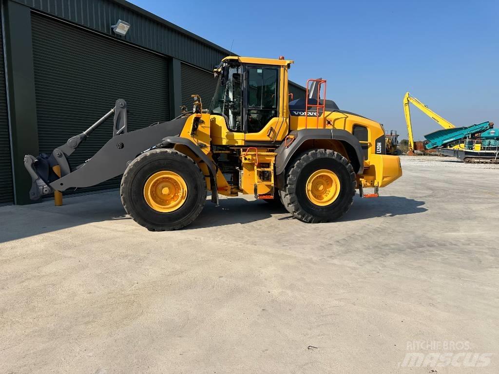 Volvo L 120 H Pale gommate