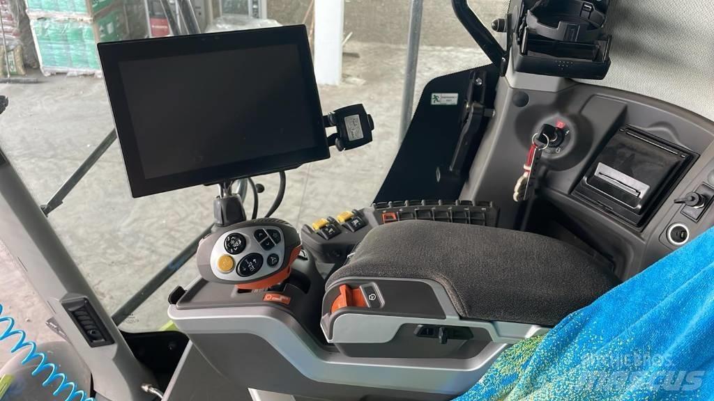 CLAAS LEXION 7700 TT Mietitrebbiatrici