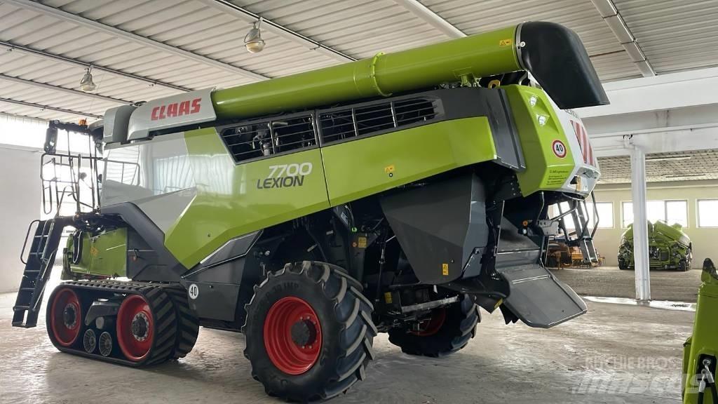 CLAAS LEXION 7700 TT Mietitrebbiatrici