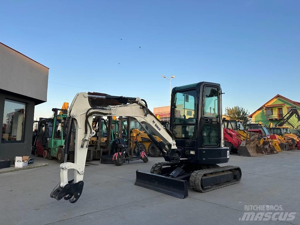Bobcat E25EM Miniescavatori