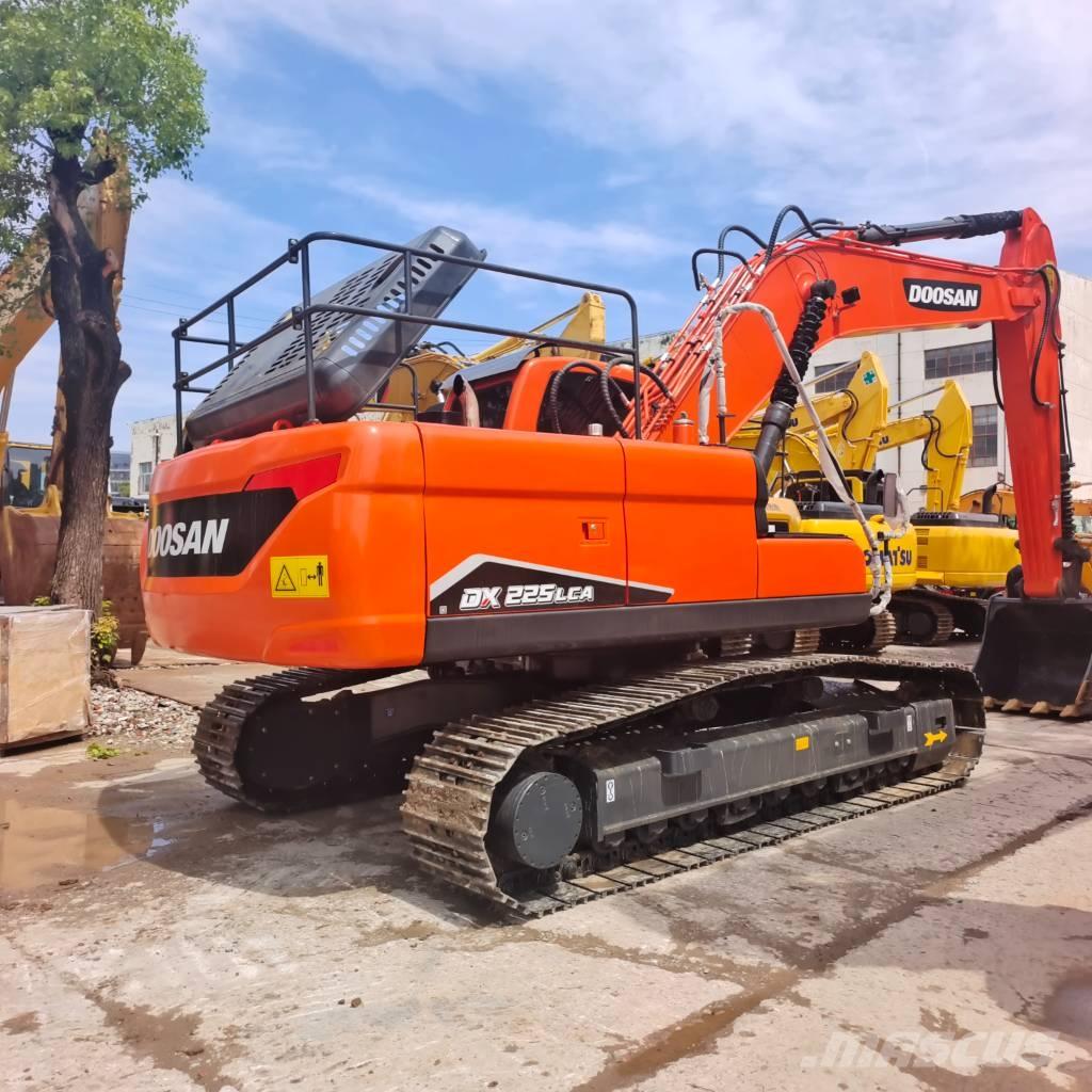 Doosan DX 225 LC-9C Escavatori cingolati