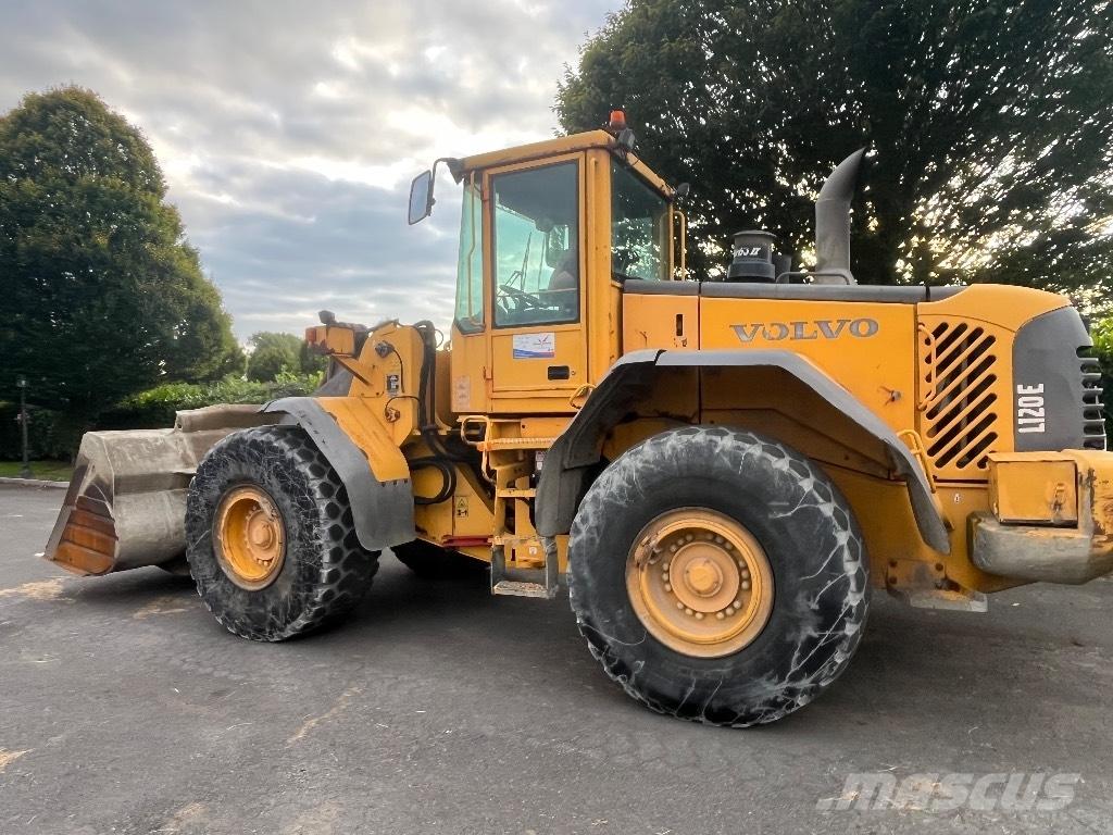Volvo L 120 E Pale gommate