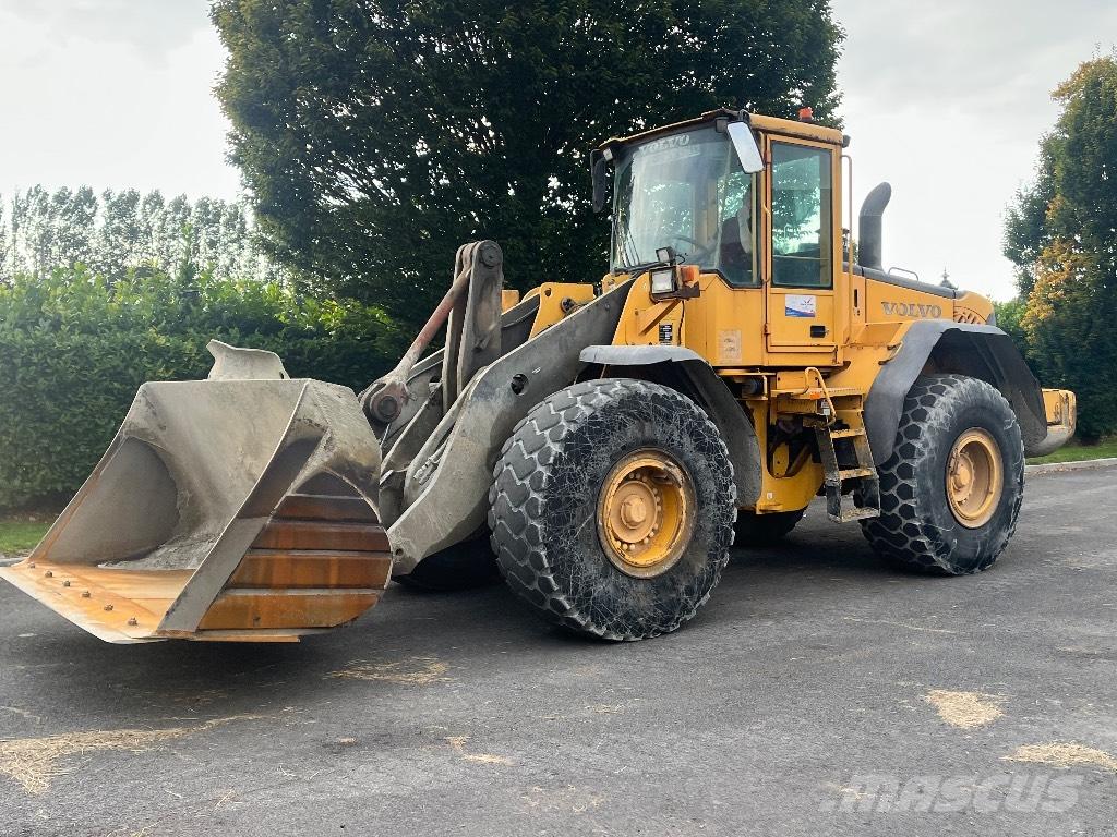 Volvo L 120 E Pale gommate