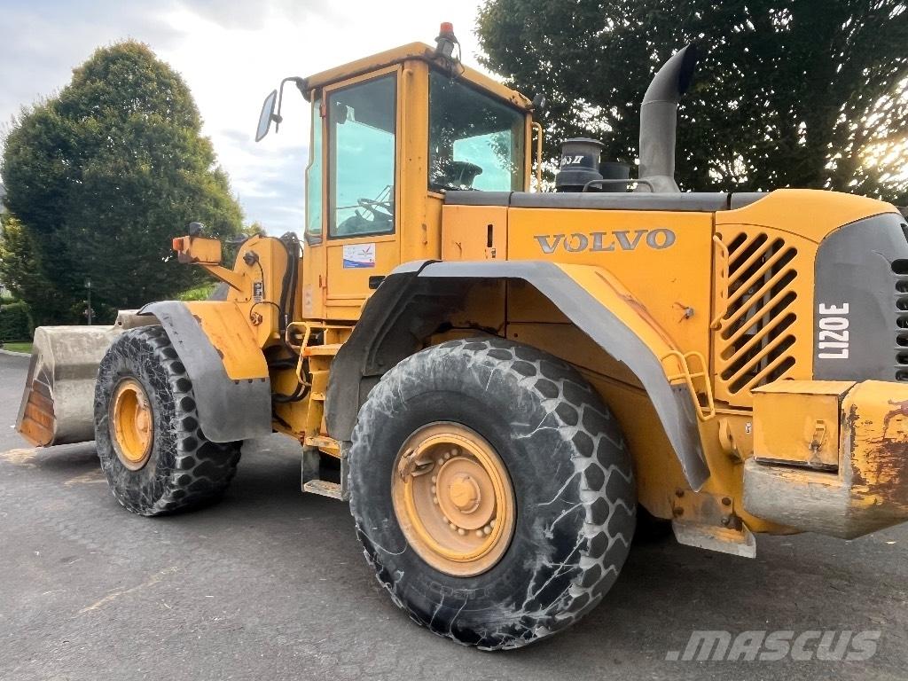 Volvo L 120 E Pale gommate