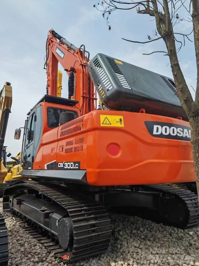 Doosan DX 300 LCA Escavatori cingolati