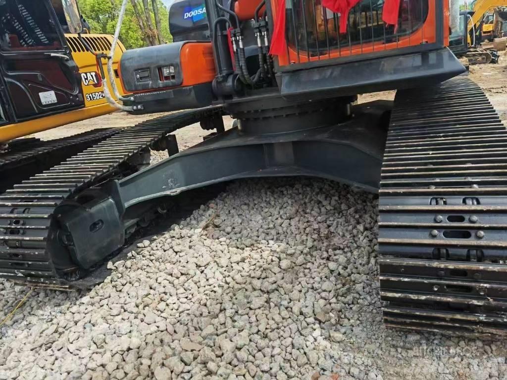 Doosan DX 300 LCA Escavatori cingolati