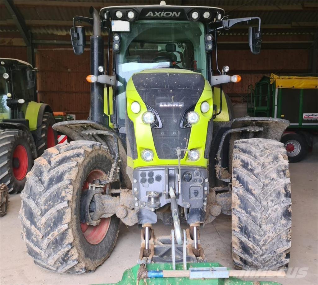 CLAAS Axion 810 Trattori