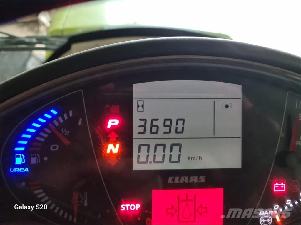 CLAAS Axion 810 Trattori