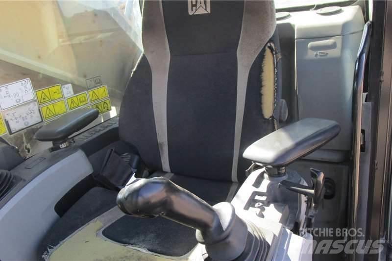 CAT 374FL Miniescavatori
