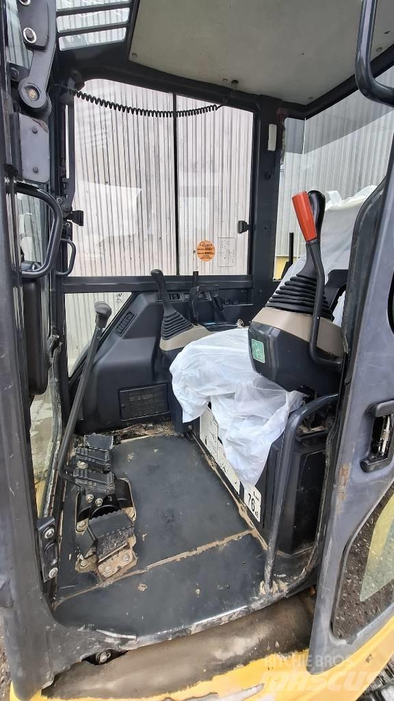 Komatsu PC27MR Miniescavatori
