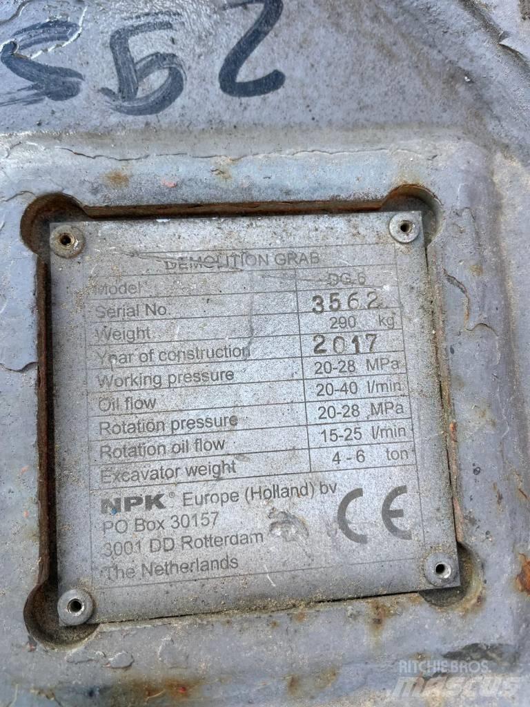 NPK DG-6 Miniescavatori