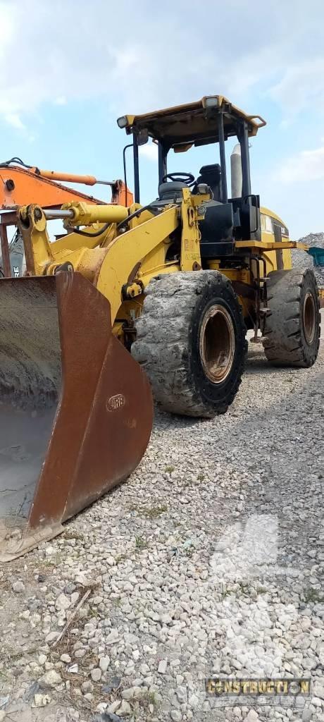 CAT 938 G Pale gommate