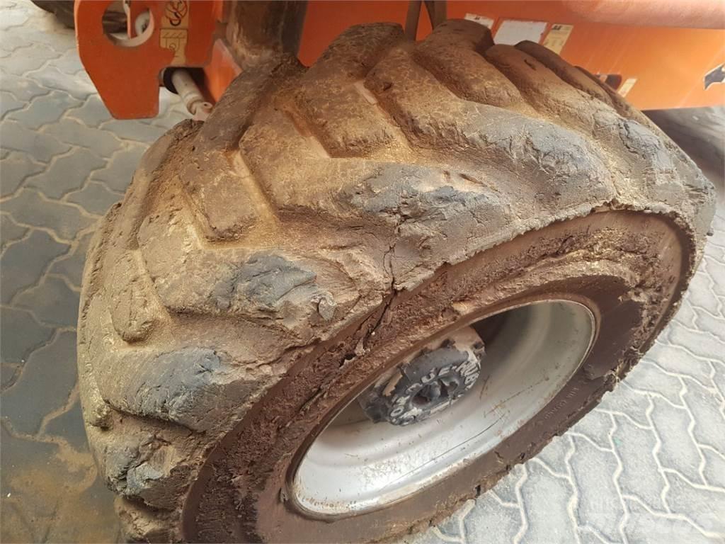 JLG 460SJ Piattaforme a braccio telescopico