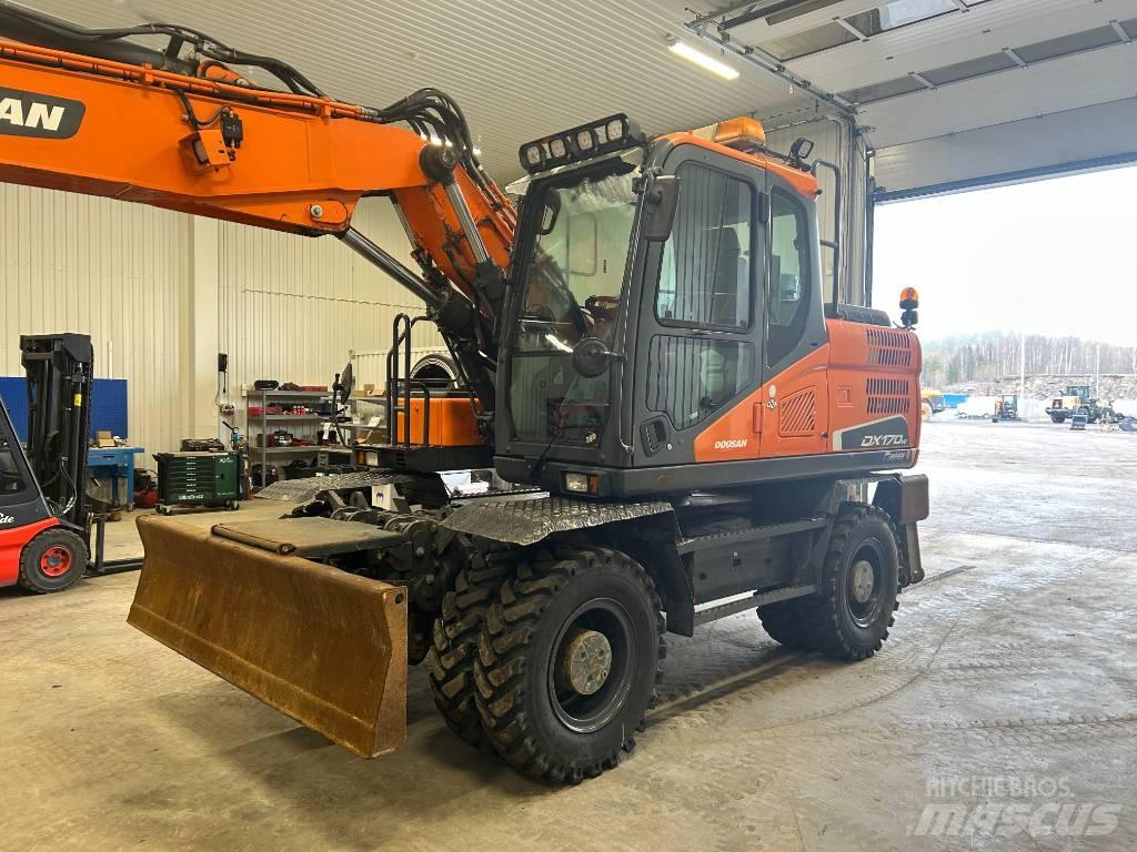 Doosan DX170W-5 Escavatori gommati