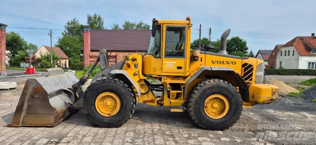 Volvo L 120 E Pale gommate