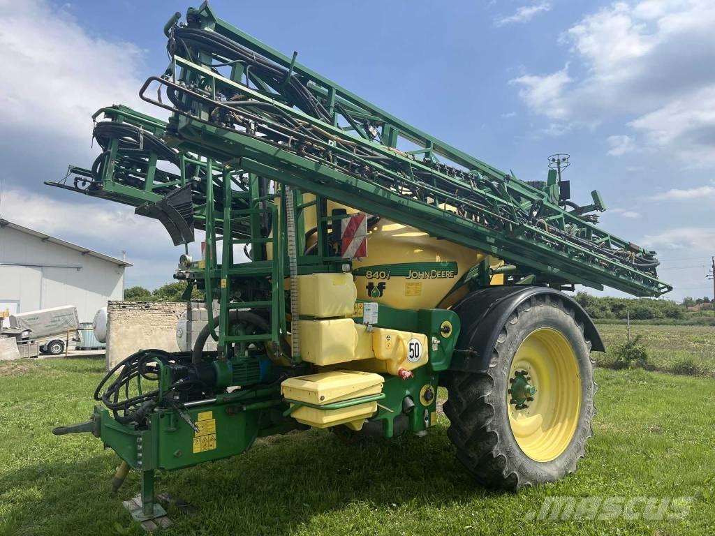 John Deere 840 i Irroratrici trainate
