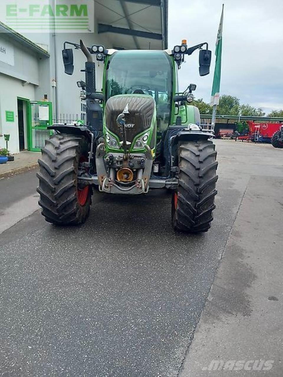 Fendt 724 vario s4 Trattori
