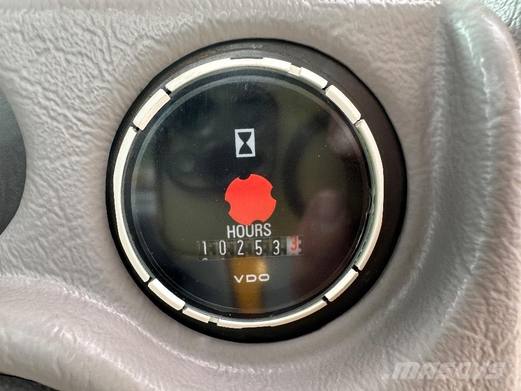 Volvo L 220 G Pale gommate