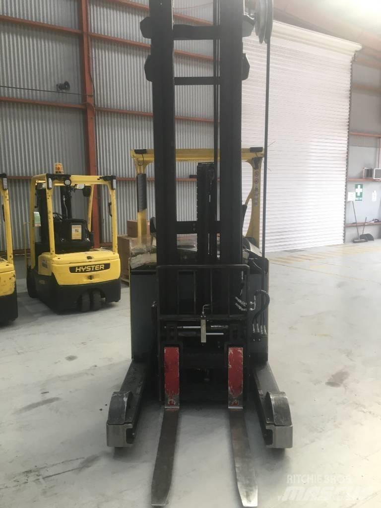 Hyster R1.6 Carrello retrattile