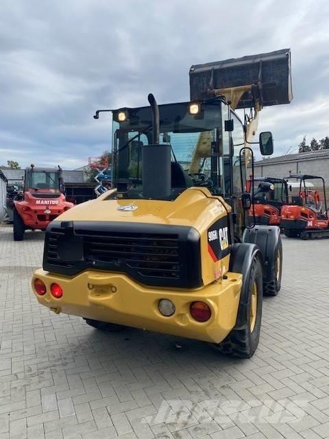 CAT 906 H 2 Pale gommate