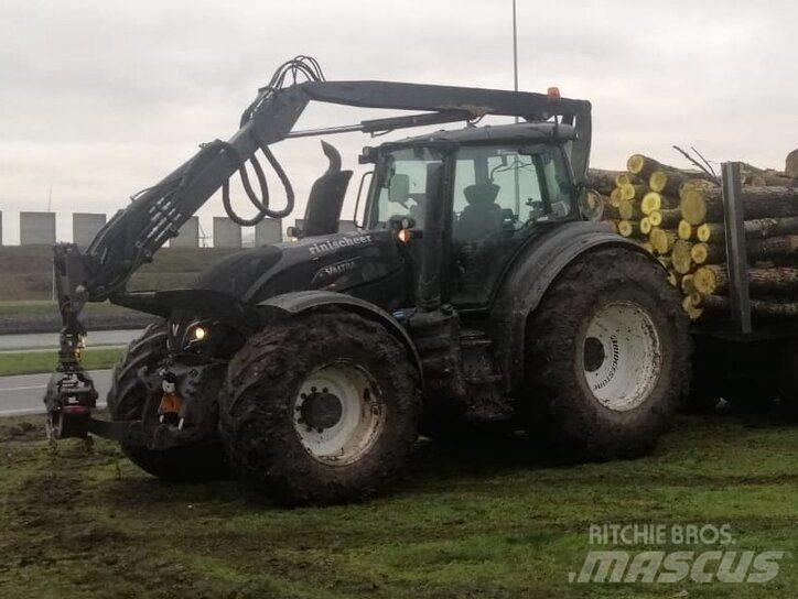 Valtra T 214 D Trattori