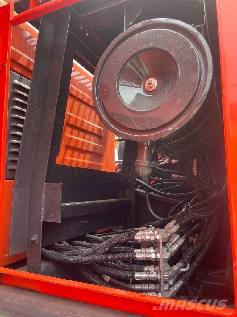 Doosan DX225LCA Escavatori cingolati