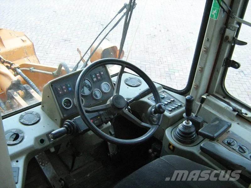 Hyundai HL740-3 Pale gommate