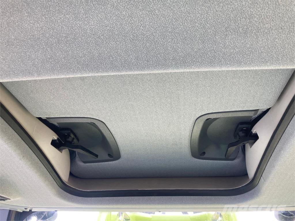 CLAAS Arion 440 Trattori