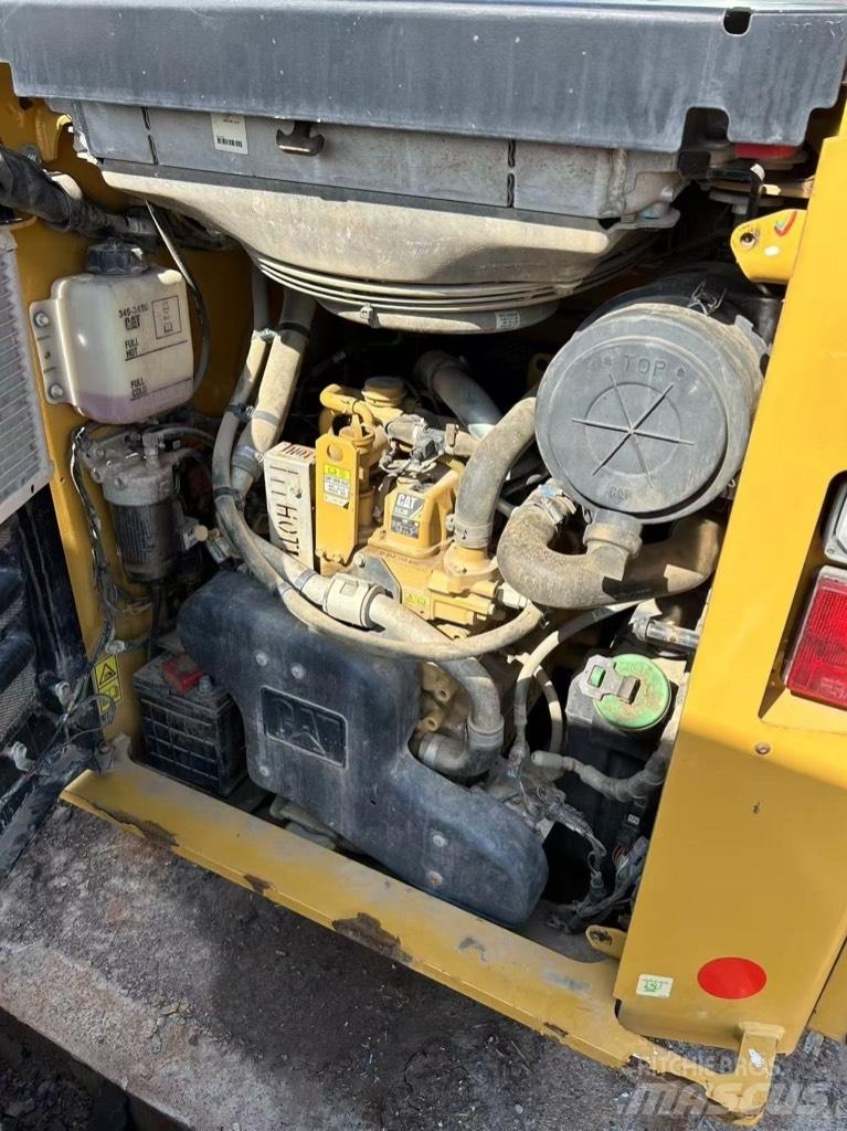 CAT 262 D Mini Pale Gommate