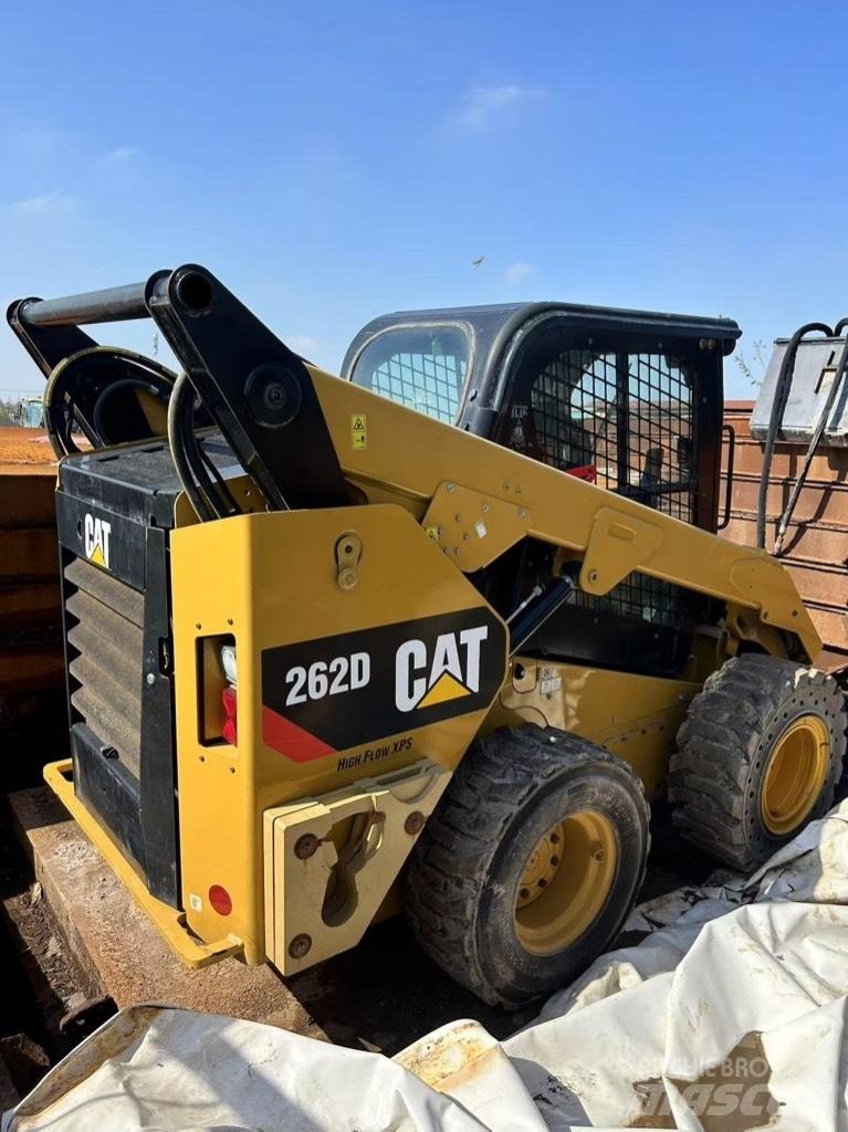 CAT 262 D Mini Pale Gommate