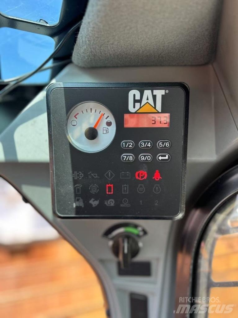 CAT 262 D Mini Pale Gommate