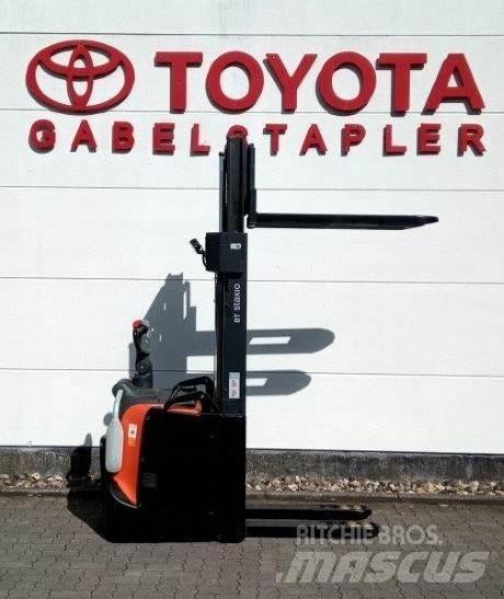Toyota SPE140L Transpallet uomo a terra