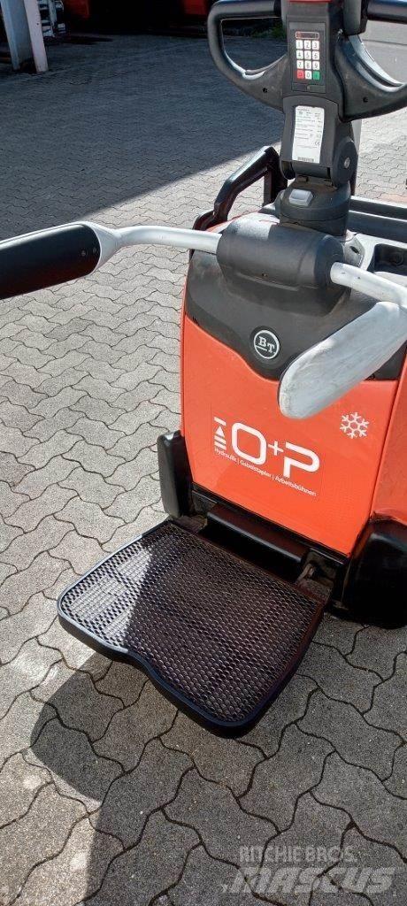 Toyota SPE140L Transpallet uomo a terra