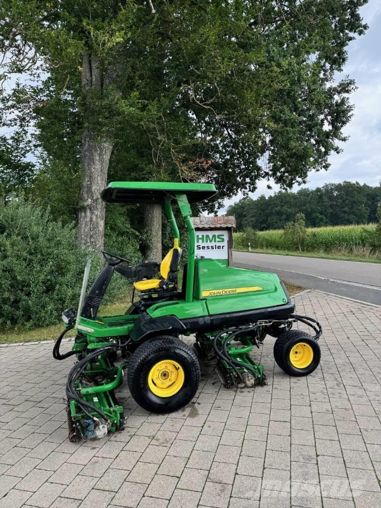John Deere 8700 A Tosaerba per il fairway