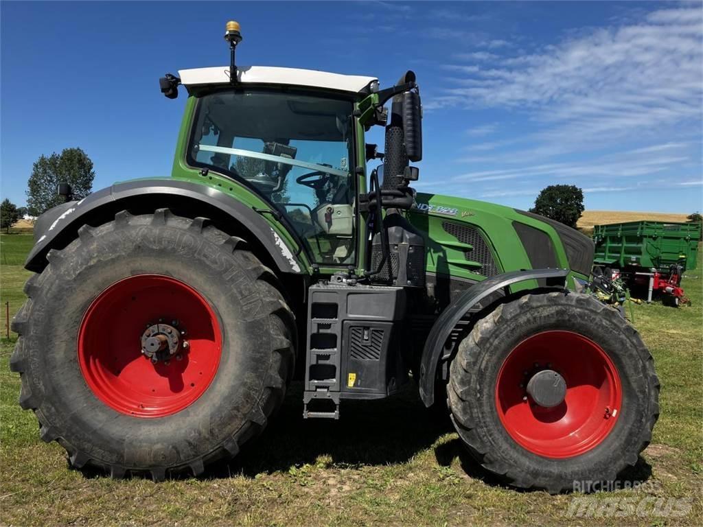 Fendt 828 Vario Trattori