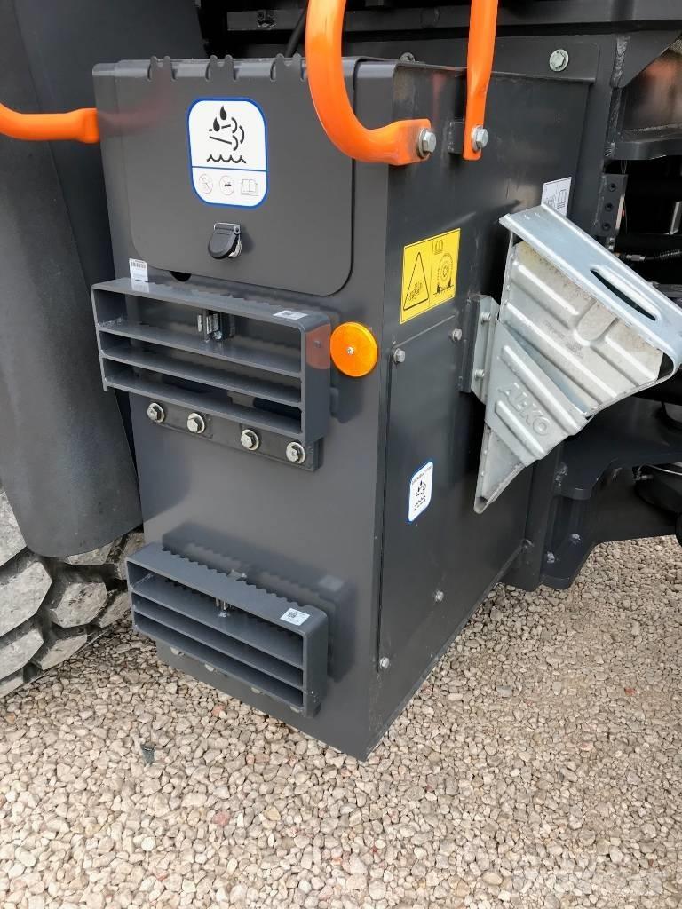 Develon DL 320-7 Pale gommate